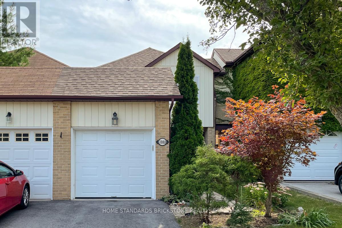 1103 Springbrook Crescent, Oakville, Ontario  L6M 2C9 - Photo 2 - W12549328