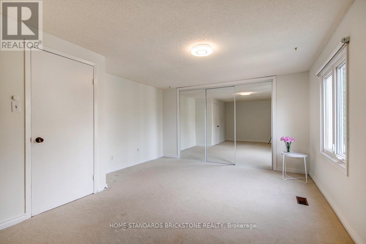 1103 Springbrook Crescent, Oakville, Ontario  L6M 2C9 - Photo 28 - W12549328