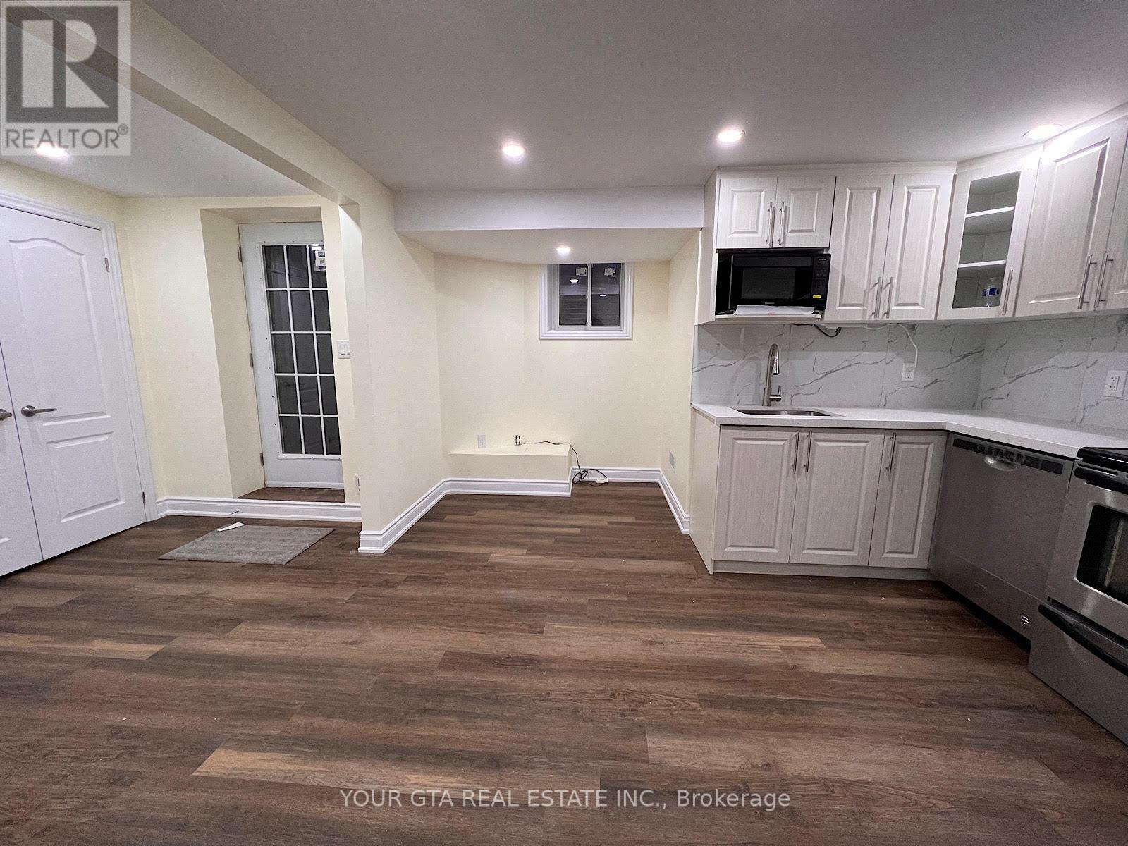 Bsmt - 2164 Eighth Line, Oakville, Ontario  L6H 4W3 - Photo 4 - W12549336