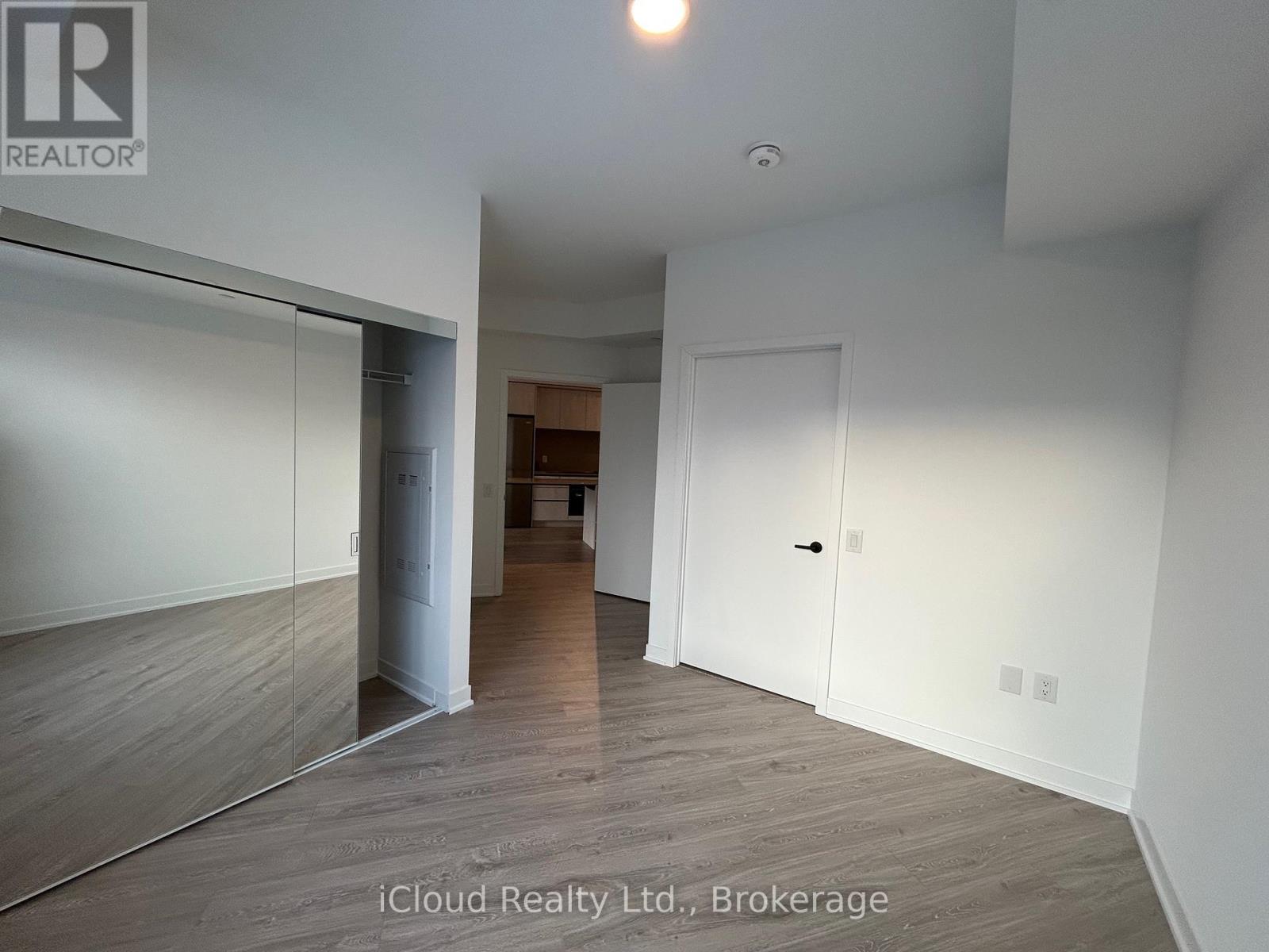 2106 - 2495 Eglinton Avenue W, Mississauga, Ontario  L5M 2T2 - Photo 8 - W12549338