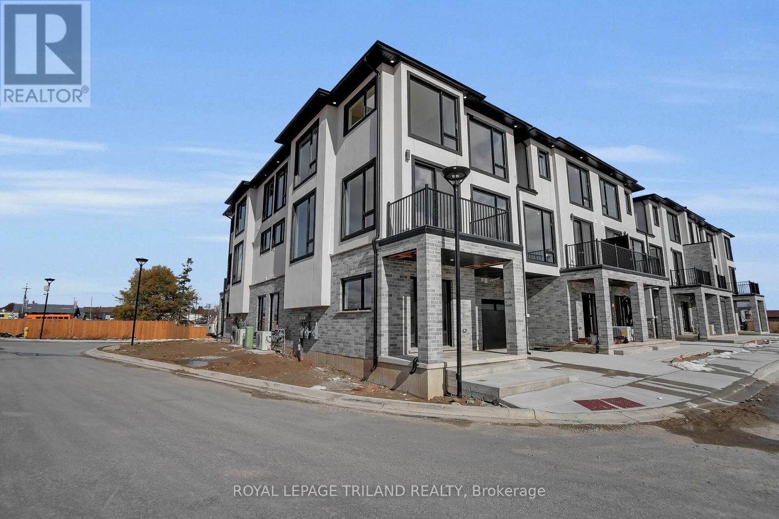 8 - 3103 PETTY ROAD, London South, Ontario