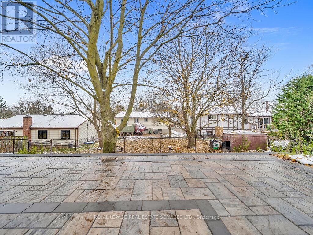 305 Ironwood Road, Guelph, Ontario N1G 3G2 - Photo 43 - X12549322