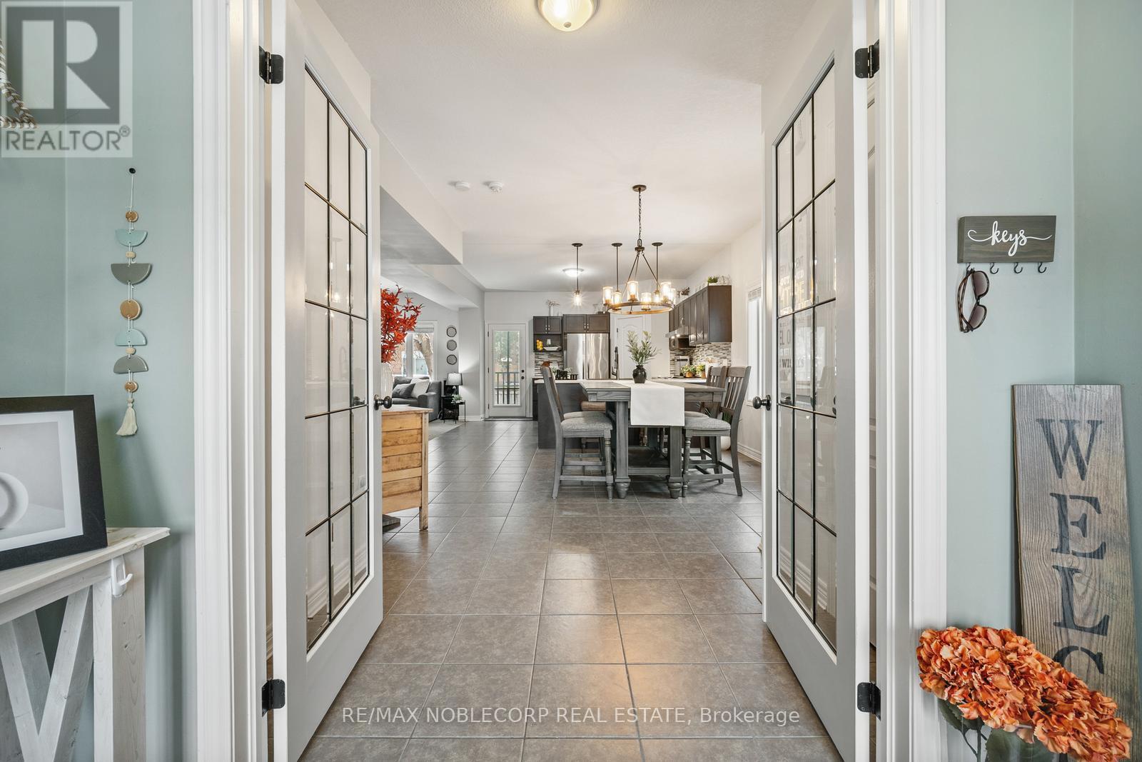 64 Carleton Trail, New Tecumseth, Ontario L0G 1A0 - Photo 7 - N12549306