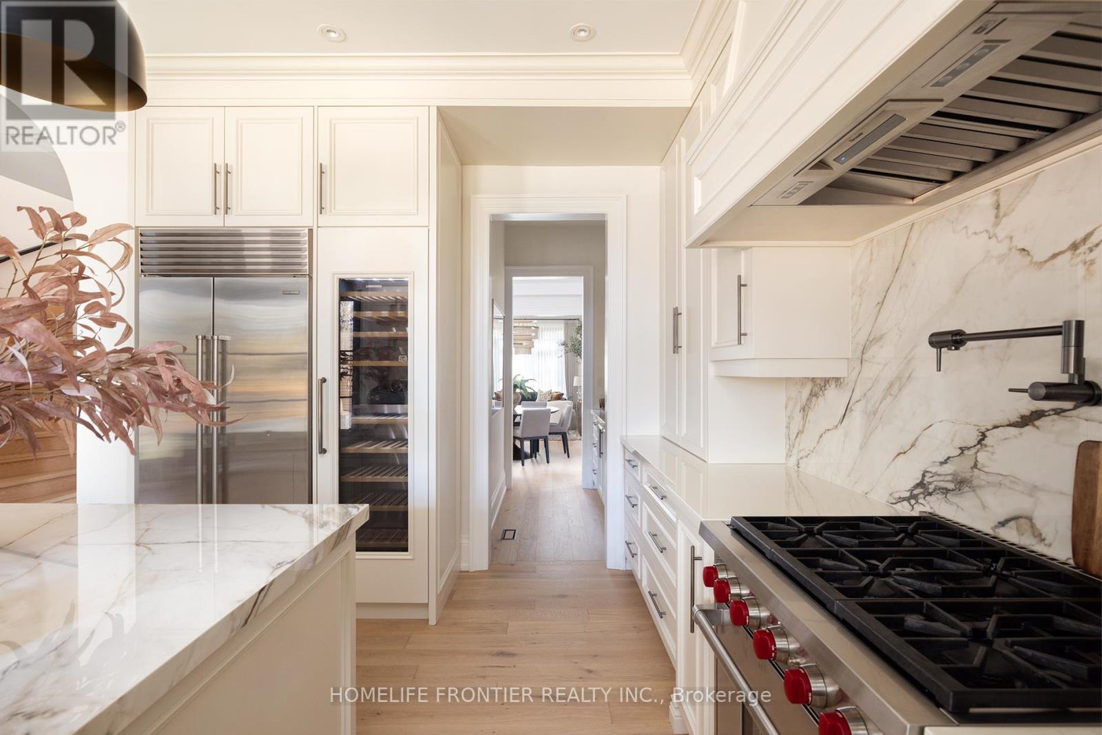 20 ARROWSTOOK ROAD, Toronto, Ontario