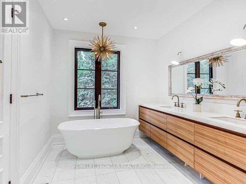 20 Arrowstook Road, Toronto, Ontario  M2K 1J9 - Photo 13 - C12549350