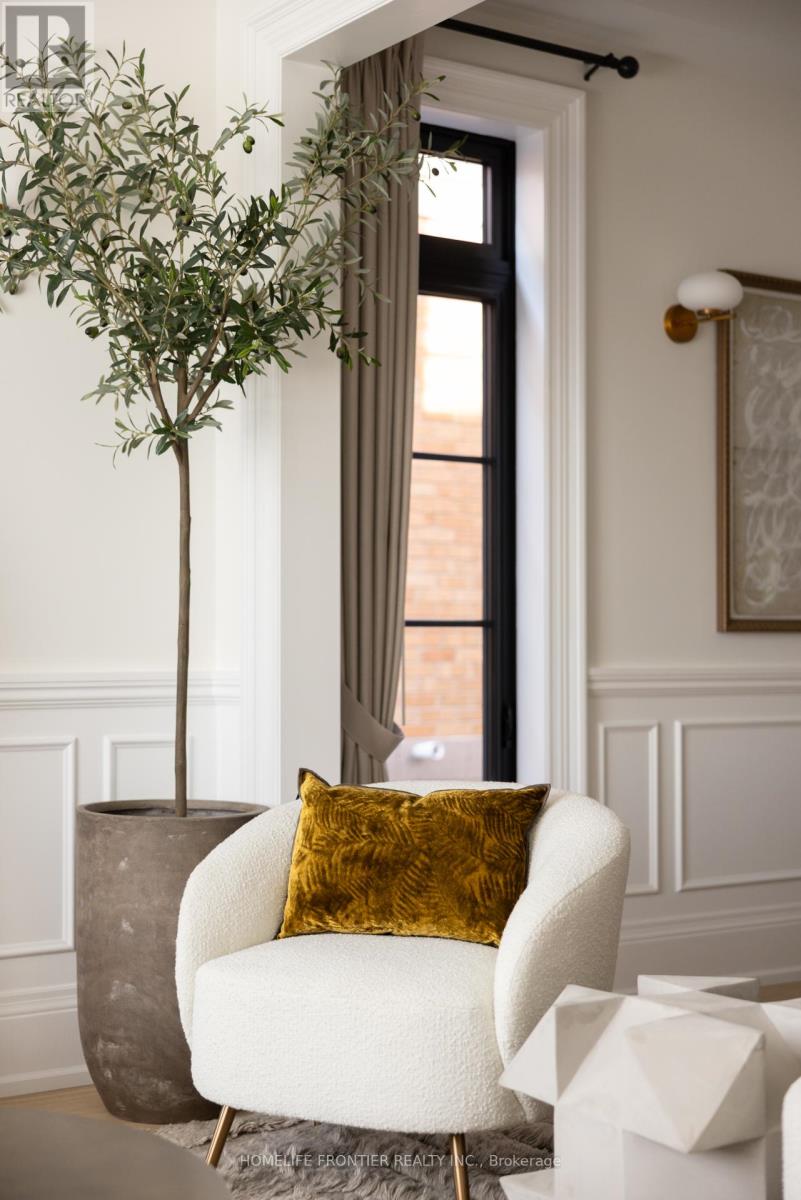 20 Arrowstook Road, Toronto, Ontario  M2K 1J9 - Photo 4 - C12549350