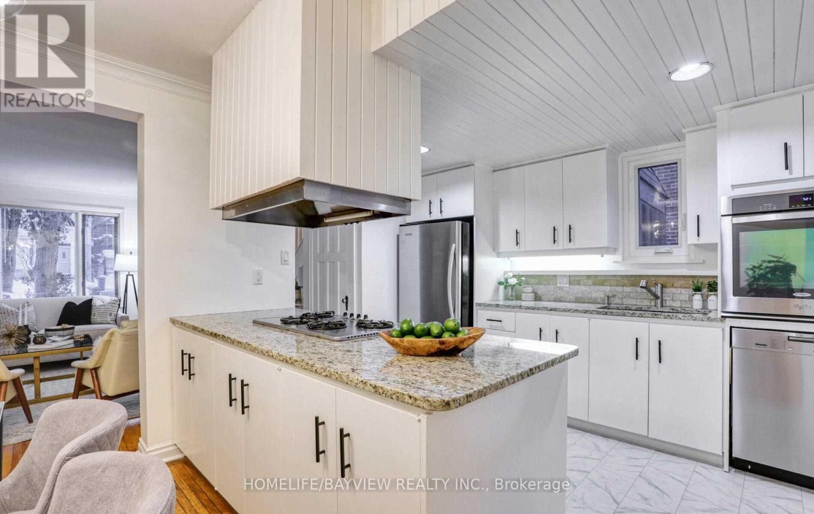 46 Fairfield Road, Toronto, Ontario  M4P 1T2 - Photo 11 - C12549362