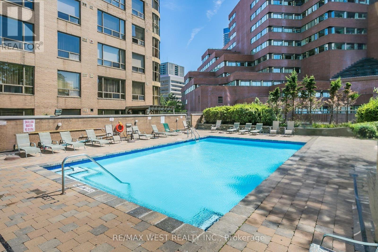 2405 - 100 Upper Madison Avenue, Toronto, Ontario  M2N 6M4 - Photo 7 - C12549382