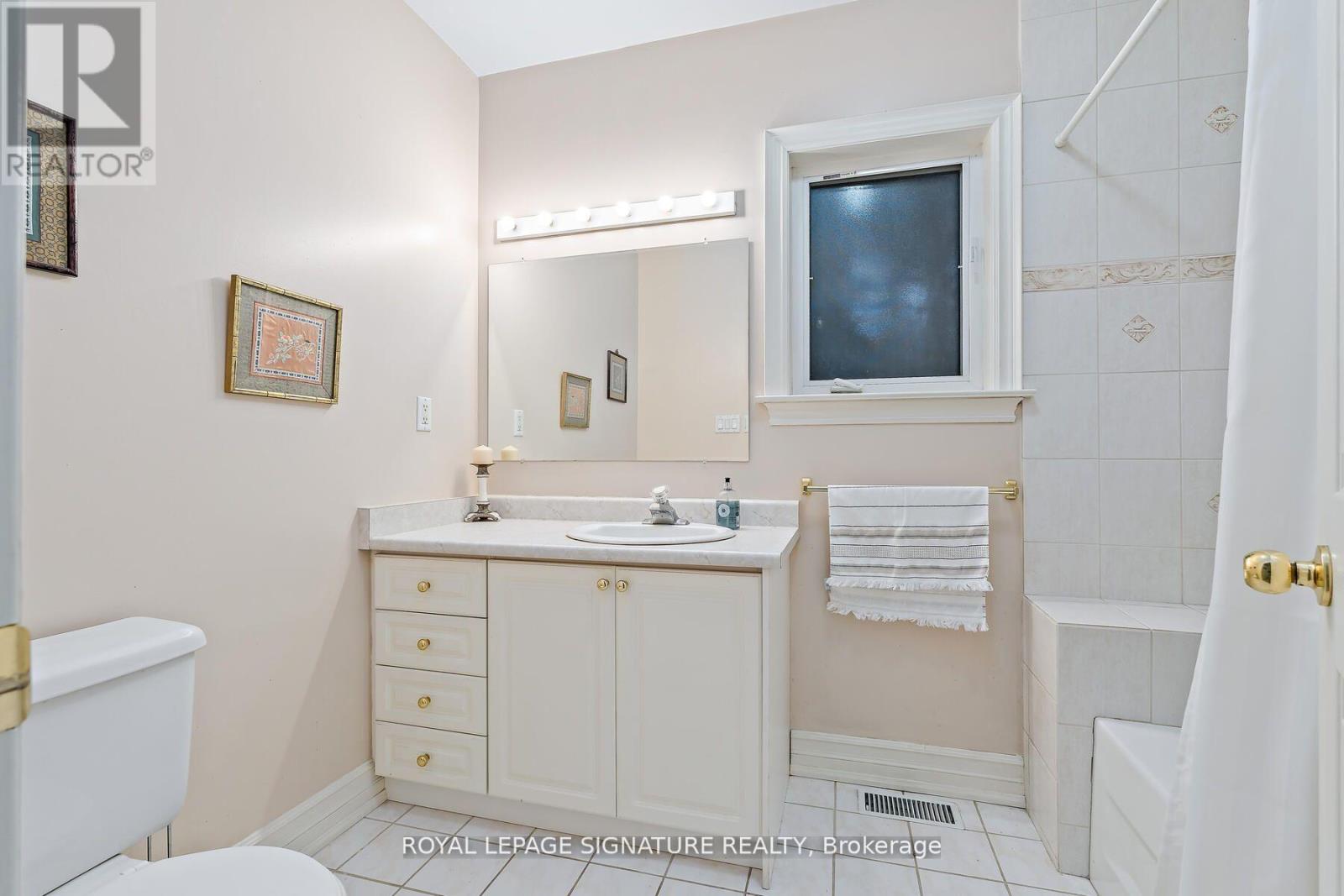 110 Bowmore Road, Toronto, Ontario M4L 3J2 - Photo 28 - E12549344