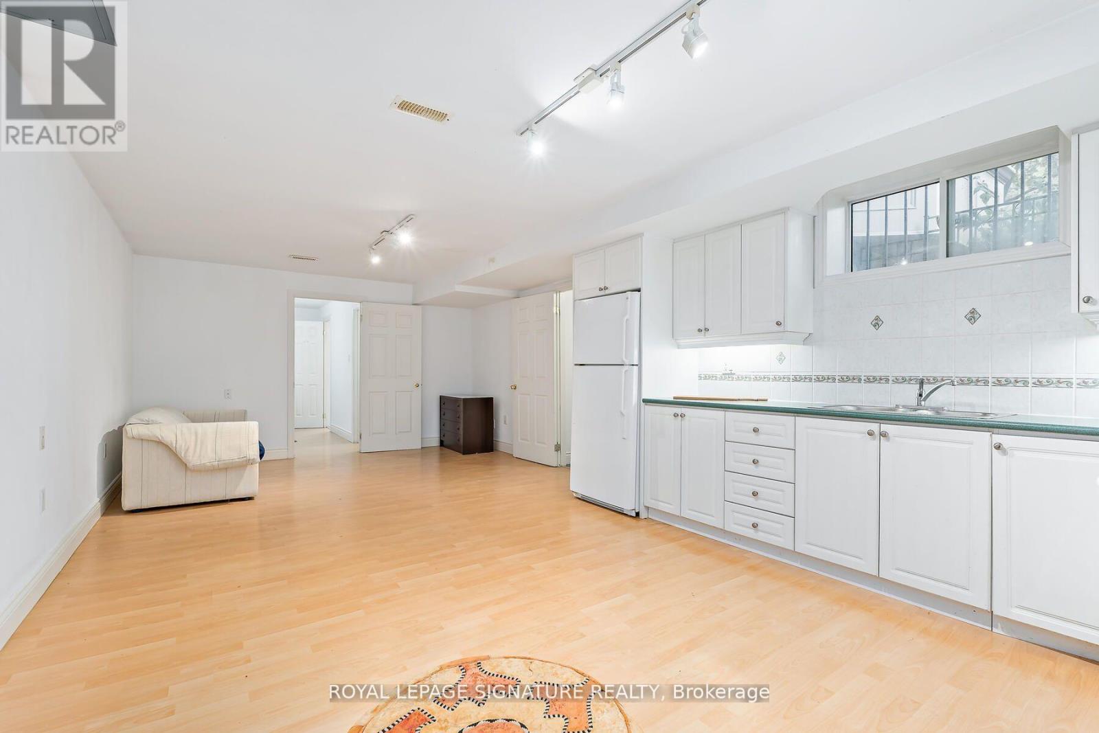 110 Bowmore Road, Toronto, Ontario M4L 3J2 - Photo 35 - E12549344