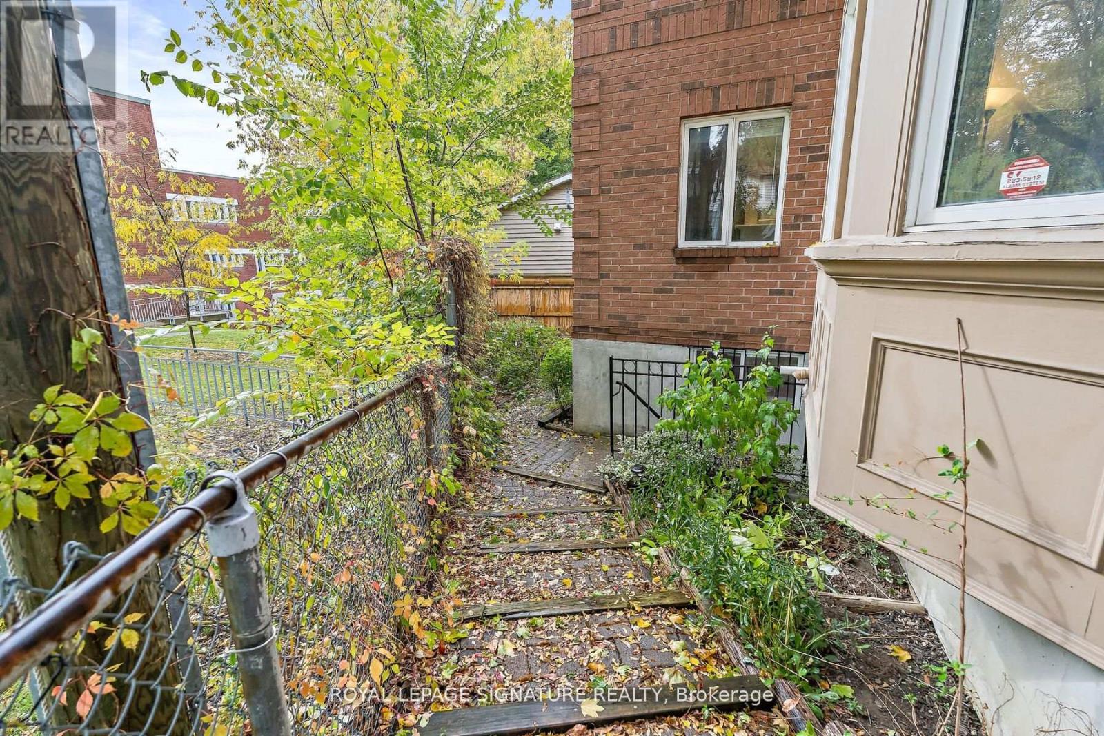 110 Bowmore Road, Toronto, Ontario M4L 3J2 - Photo 40 - E12549344