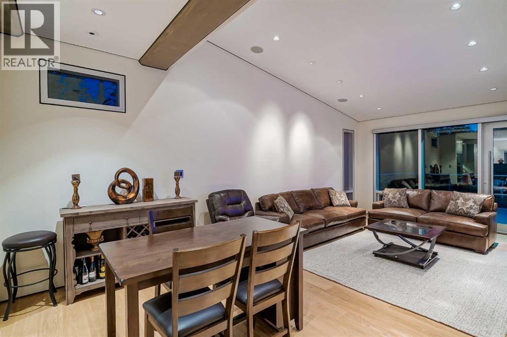 2906 Marquette Street Sw, Calgary, Alberta  T2T 3E3 - Photo 7 - A2259299