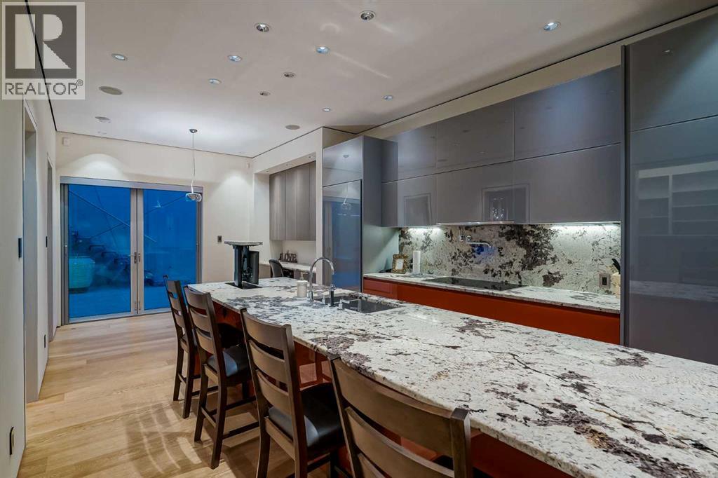 2906 Marquette Street Sw, Calgary, Alberta  T2T 3E3 - Photo 10 - A2259299