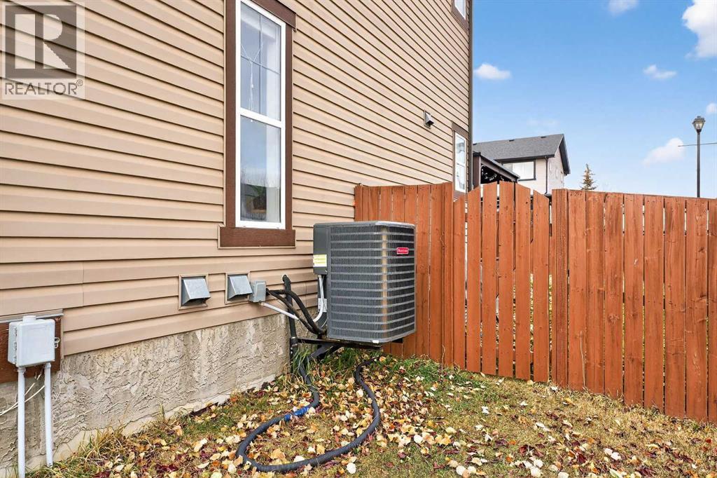 280 Willowmere Way, Chestermere, Alberta  T1X 0E1 - Photo 4 - A2269758