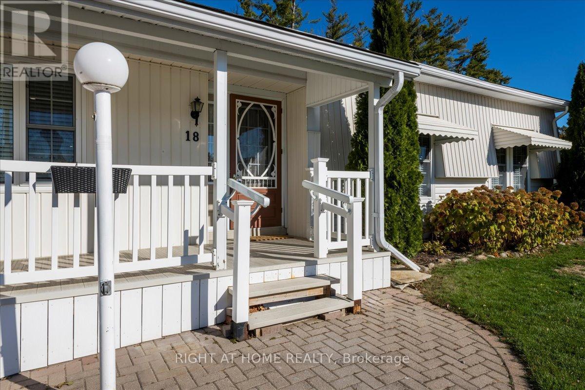 18 Riverview Circle, Innisfil, Ontario  L9S 1M2 - Photo 3 - N12549346