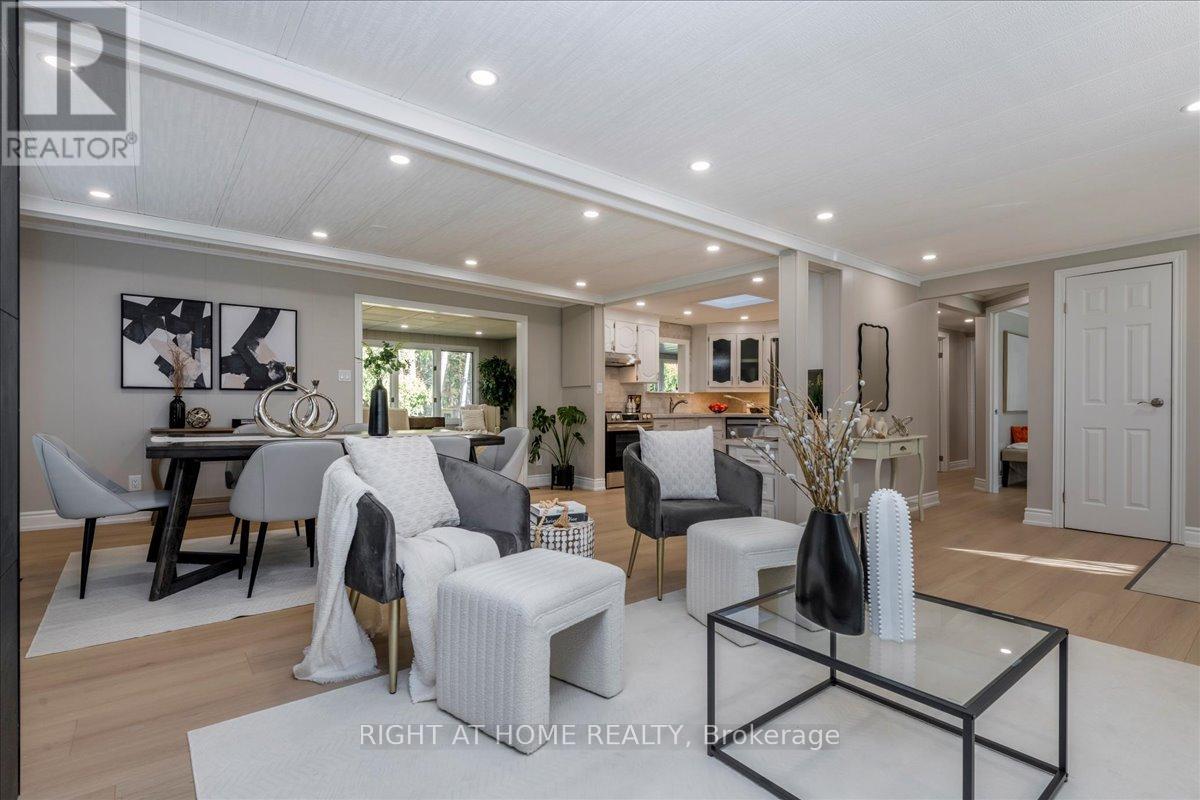 18 Riverview Circle, Innisfil, Ontario  L9S 1M2 - Photo 8 - N12549346