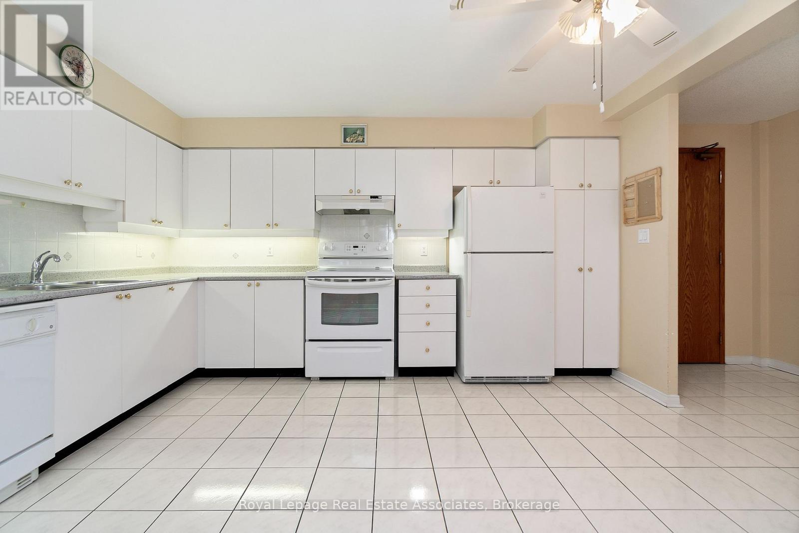 211 - 7373 Martin Grove Road, Vaughan, Ontario L4L 9K1 - Photo 15 - N12549378