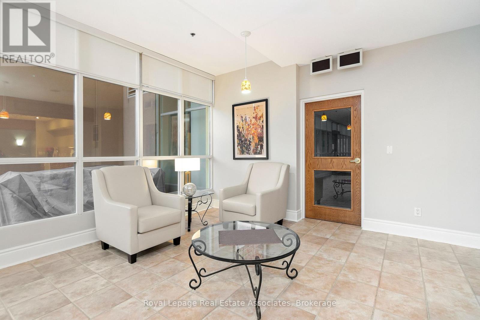 211 - 7373 Martin Grove Road, Vaughan, Ontario L4L 9K1 - Photo 6 - N12549378