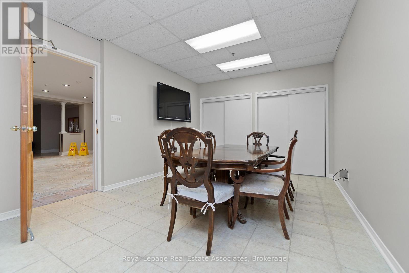 211 - 7373 Martin Grove Road, Vaughan, Ontario L4L 9K1 - Photo 8 - N12549378