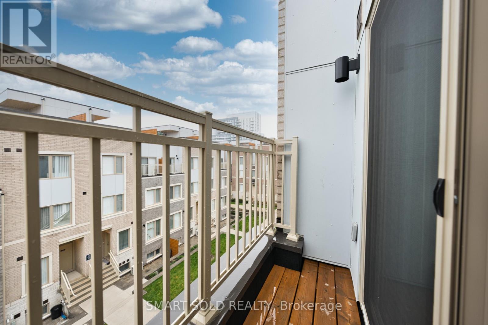 239 - 121 Honeycrisp Crescent, Vaughan, Ontario L4K 0N7 - Photo 25 - N12547816