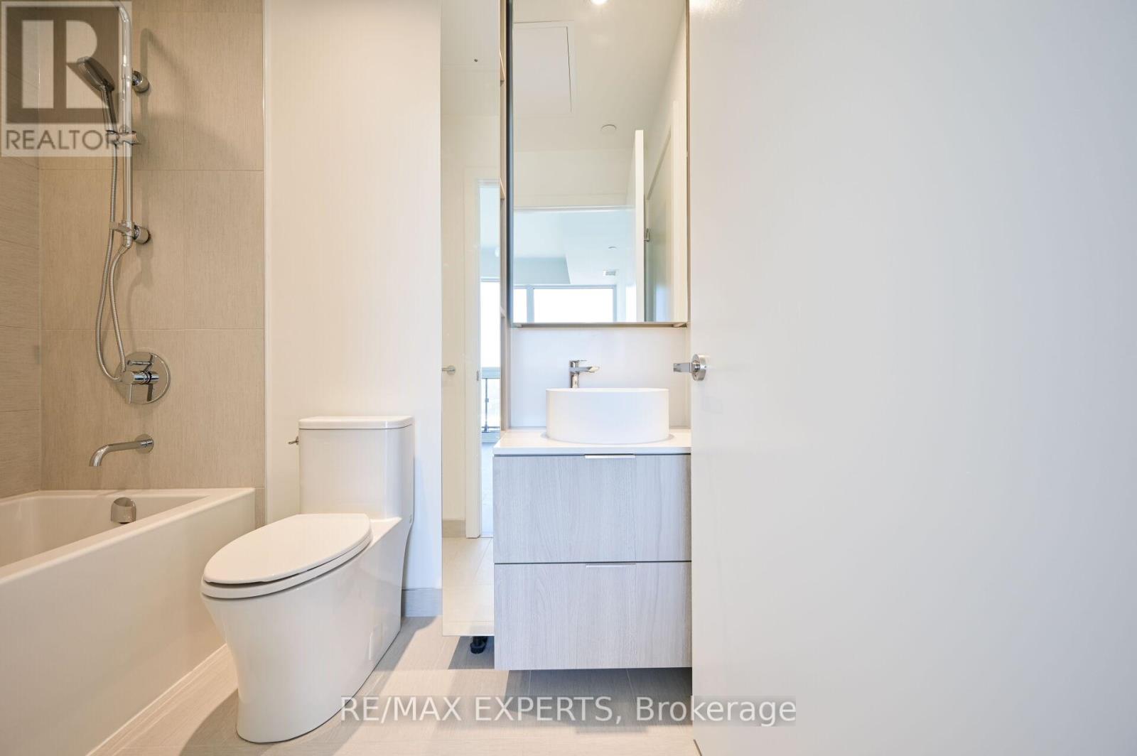 302 - 28 Ann Street, Mississauga, Ontario  L5G 3G1 - Photo 15 - W12549374