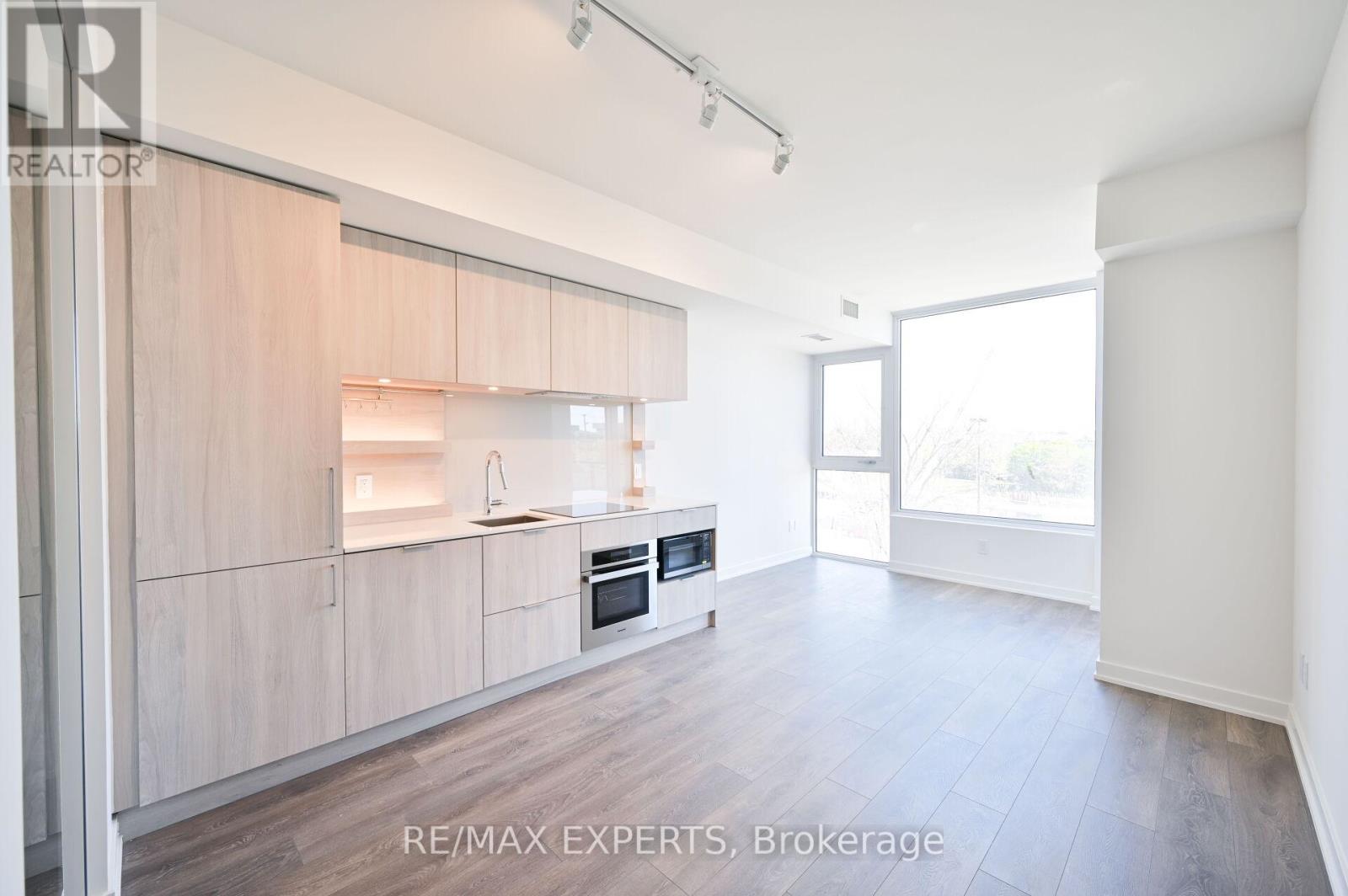 302 - 28 Ann Street, Mississauga, Ontario  L5G 3G1 - Photo 5 - W12549374