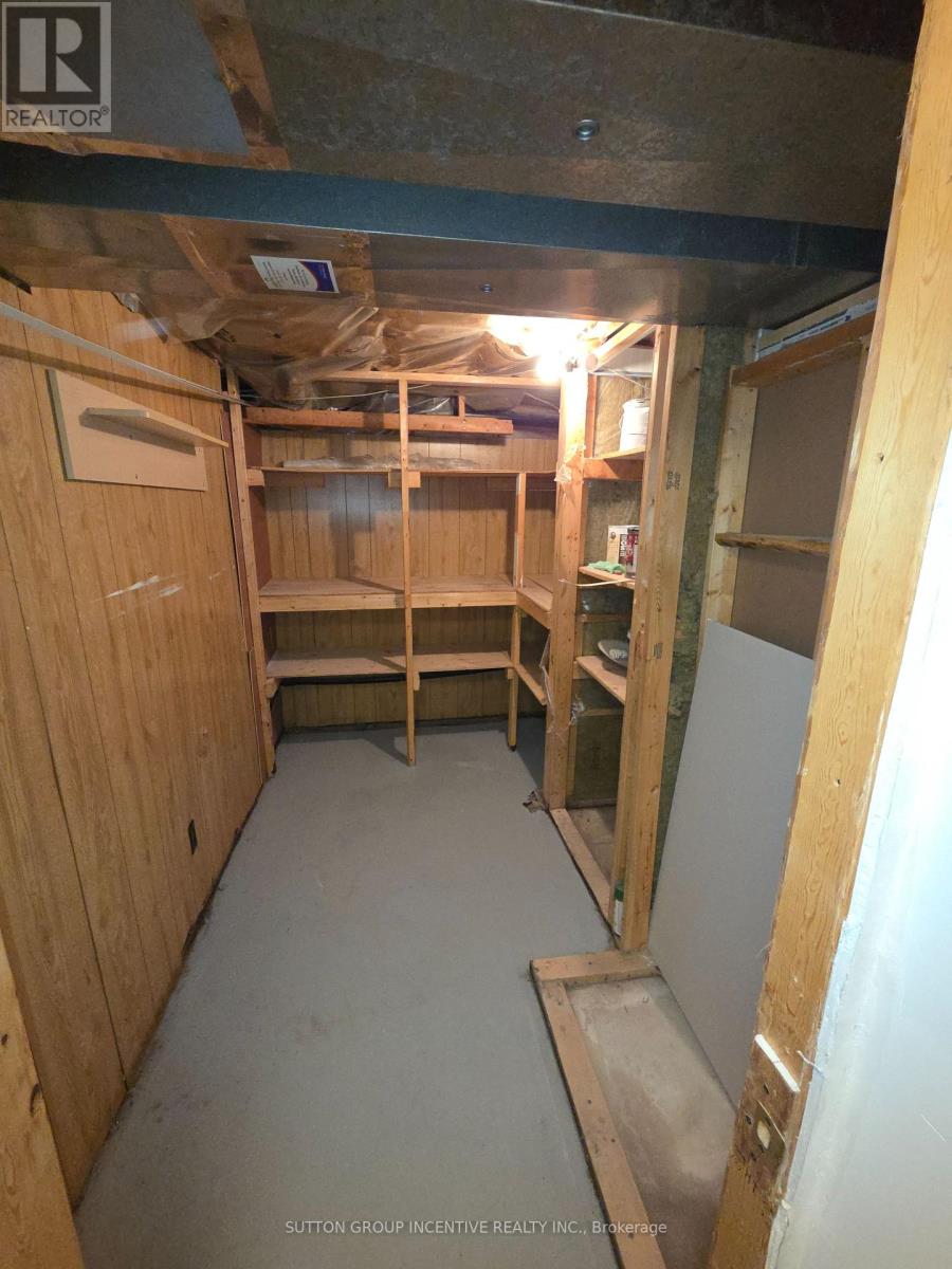 39 Royal Oak Drive, Innisfil, Ontario L0L 1L0 - Photo 23 - N12549294