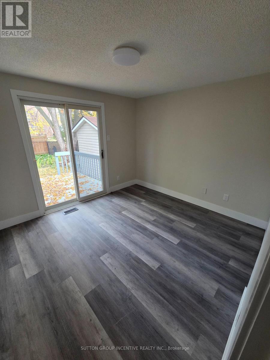 39 Royal Oak Drive, Innisfil, Ontario L0L 1L0 - Photo 17 - N12549294