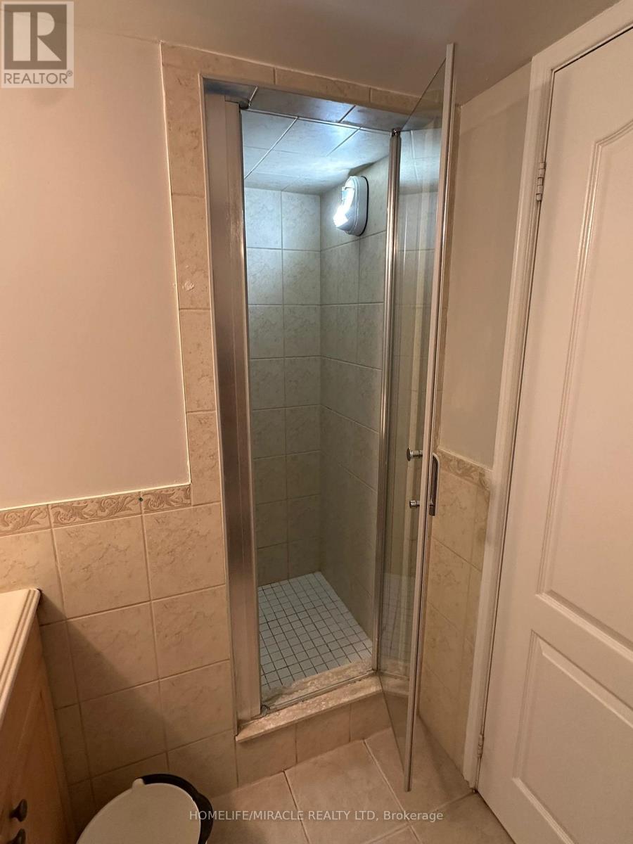 7100 Walworth Court, Mississauga, Ontario L5N 7L4 - Photo 18 - W12544602