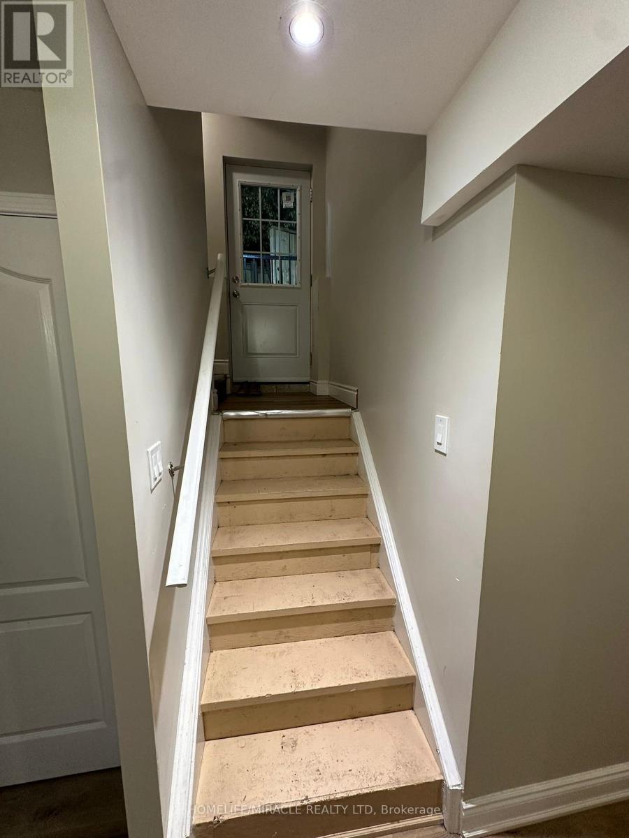 7100 Walworth Court, Mississauga, Ontario L5N 7L4 - Photo 9 - W12544602