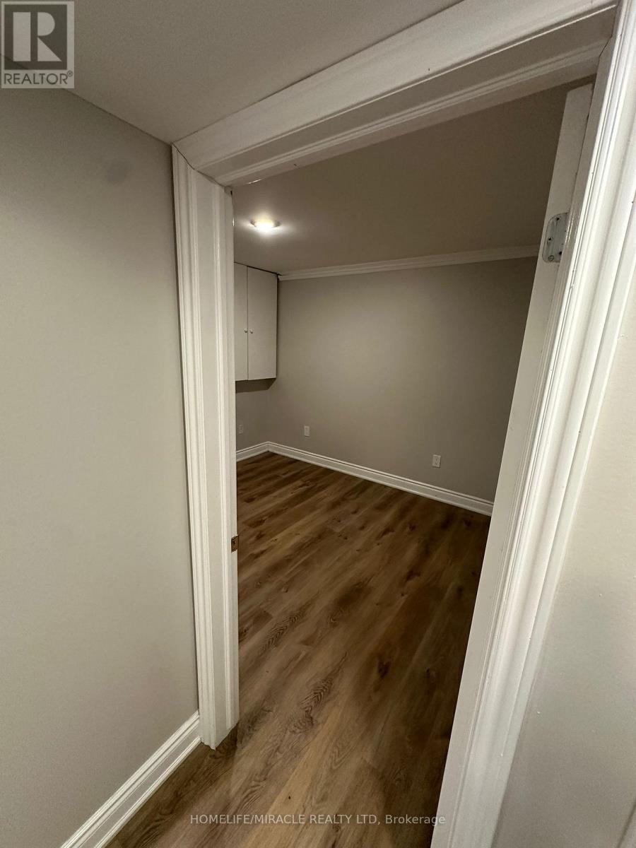 7100 Walworth Court, Mississauga, Ontario L5N 7L4 - Photo 11 - W12544602