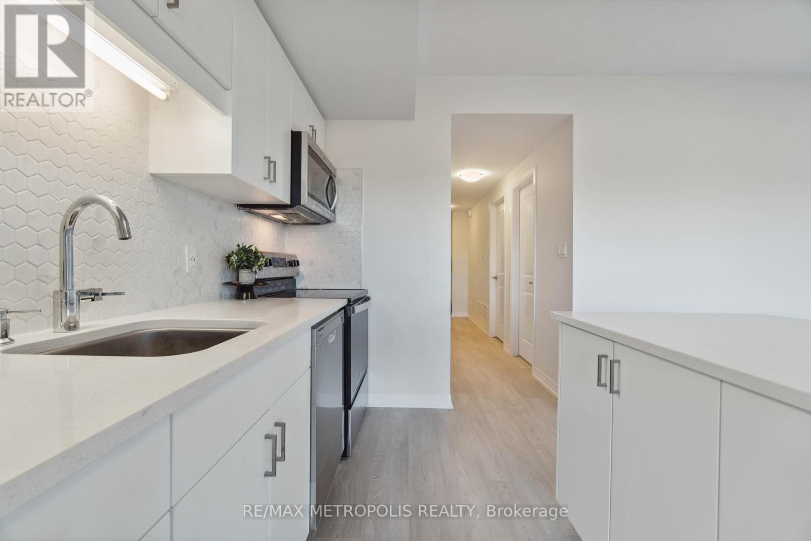 27 - 15 Stauffer Woods Trail, Kitchener, Ontario  N2P 0L1 - Photo 15 - X12505616