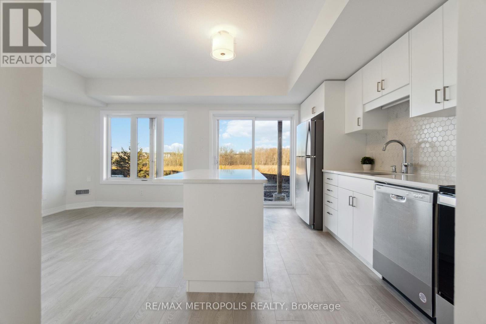 27 - 15 Stauffer Woods Trail, Kitchener, Ontario  N2P 0L1 - Photo 7 - X12505616