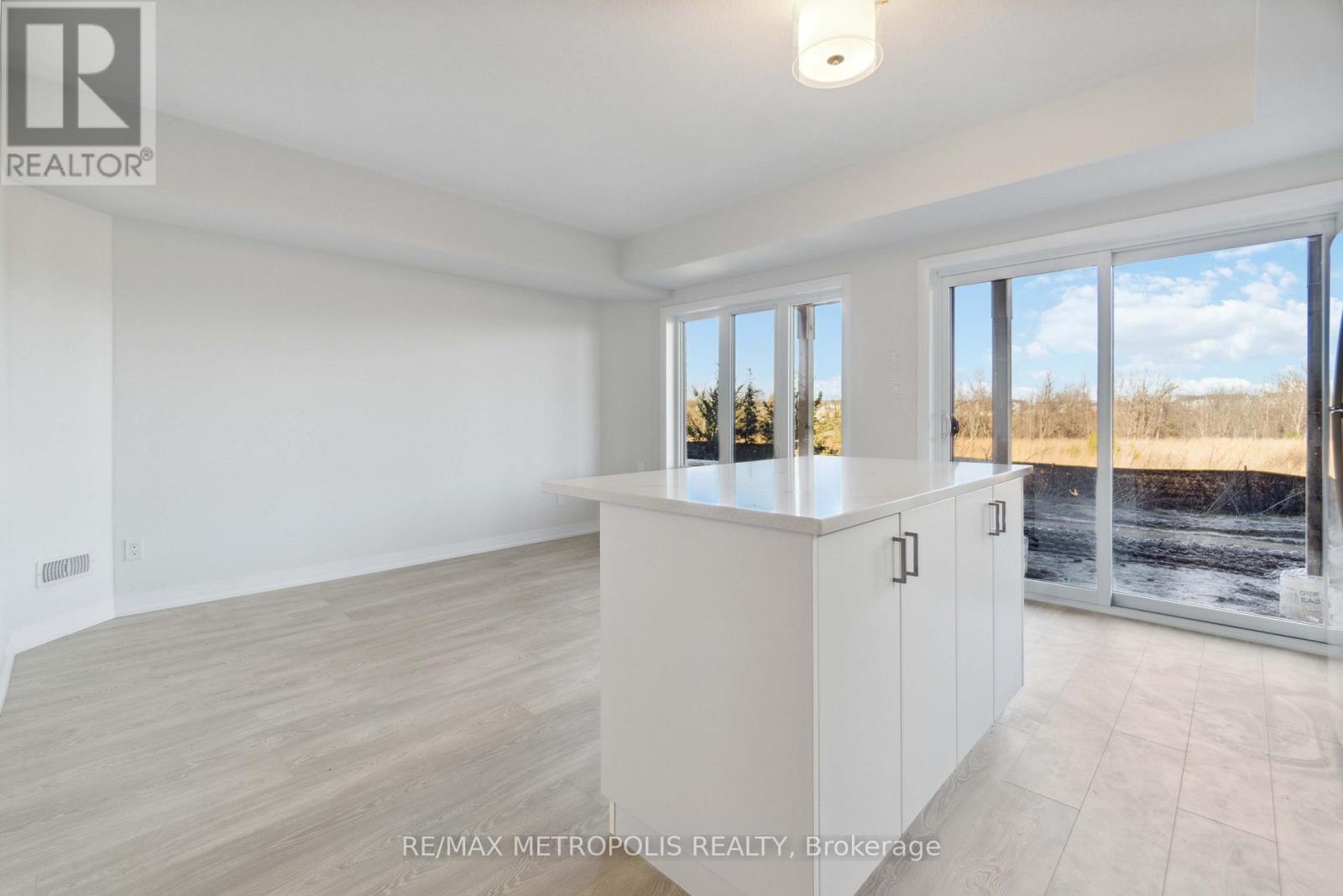 27 - 15 Stauffer Woods Trail, Kitchener, Ontario  N2P 0L1 - Photo 16 - X12505616