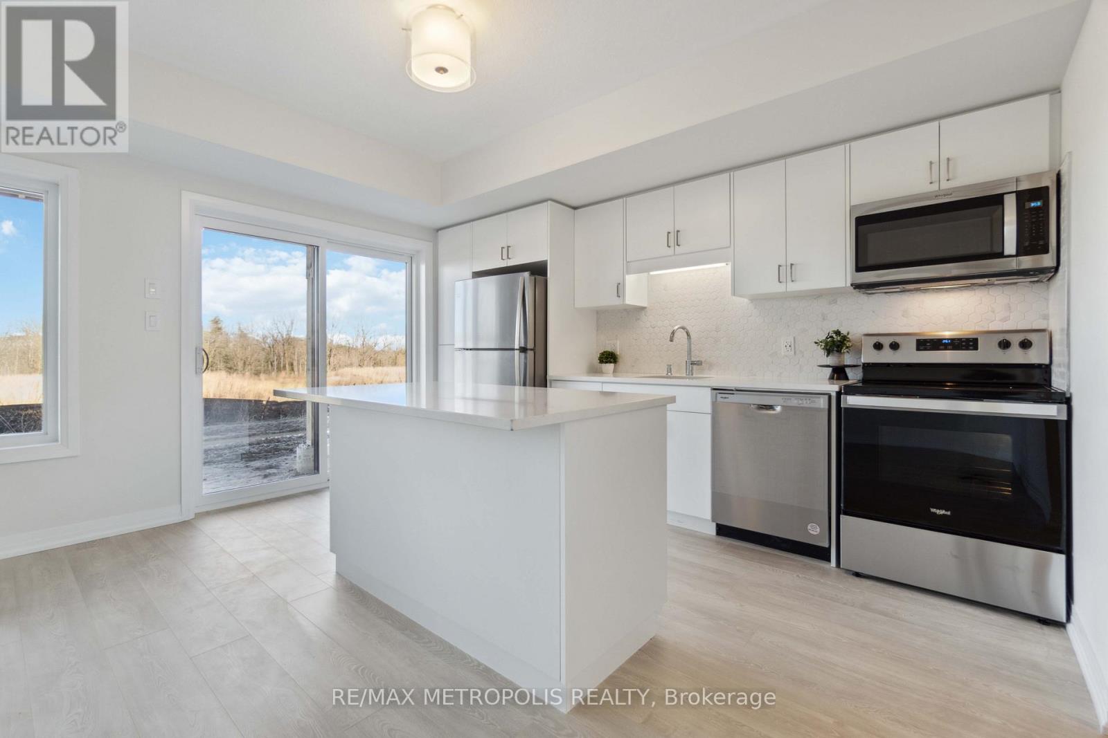 27 - 15 Stauffer Woods Trail, Kitchener, Ontario  N2P 0L1 - Photo 8 - X12505616