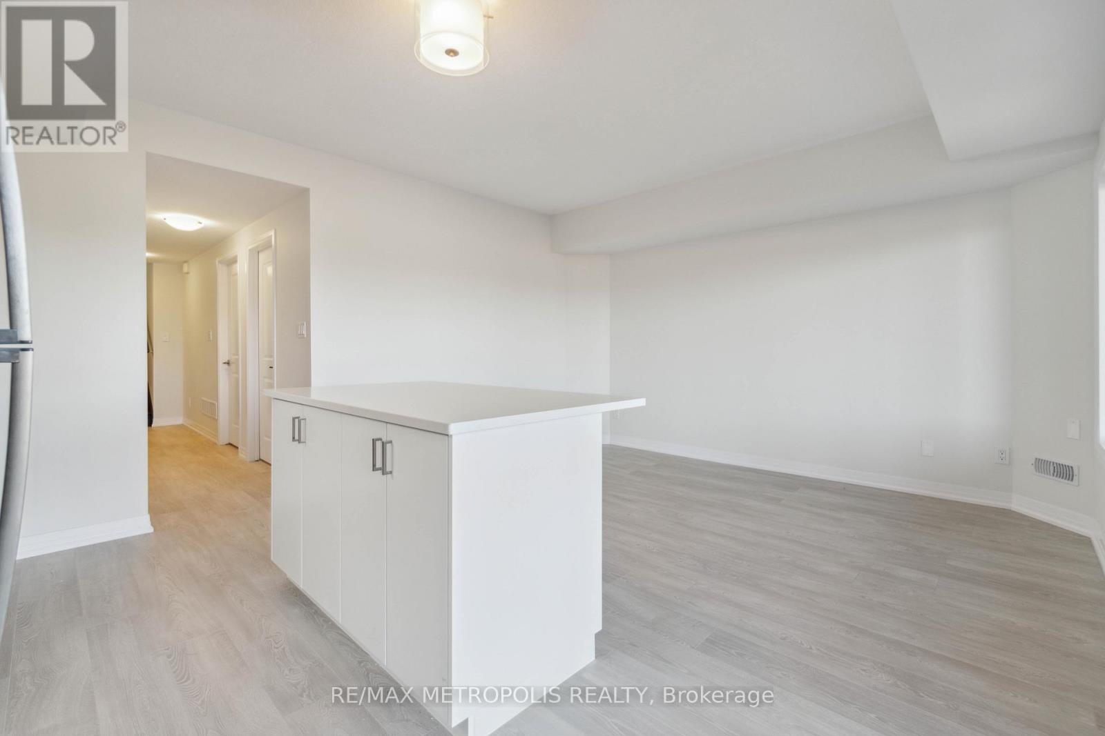 27 - 15 Stauffer Woods Trail, Kitchener, Ontario  N2P 0L1 - Photo 17 - X12505616