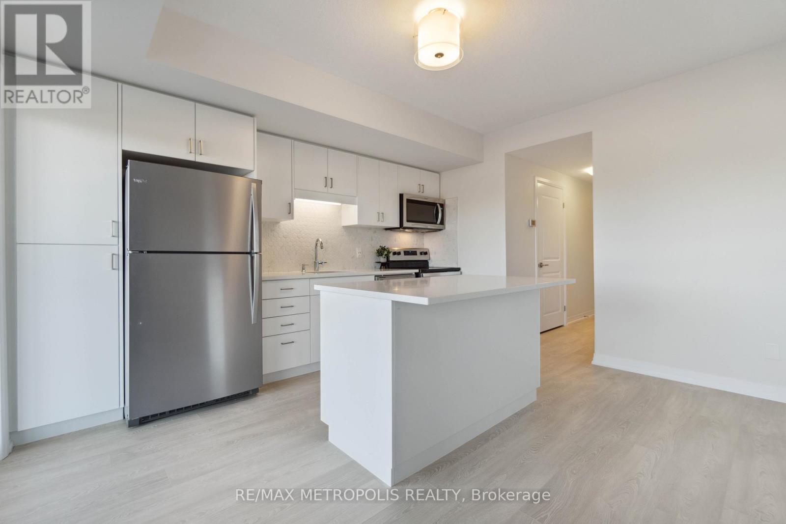 27 - 15 Stauffer Woods Trail, Kitchener, Ontario  N2P 0L1 - Photo 9 - X12505616