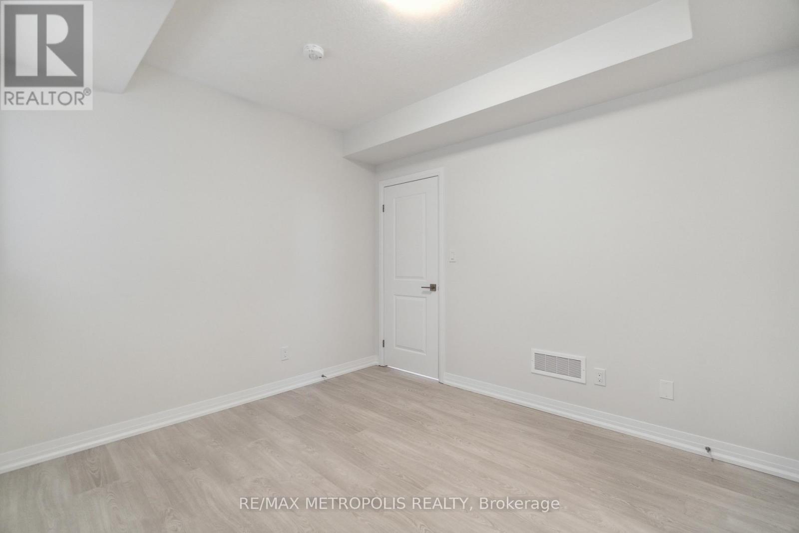 27 - 15 Stauffer Woods Trail, Kitchener, Ontario  N2P 0L1 - Photo 28 - X12505616