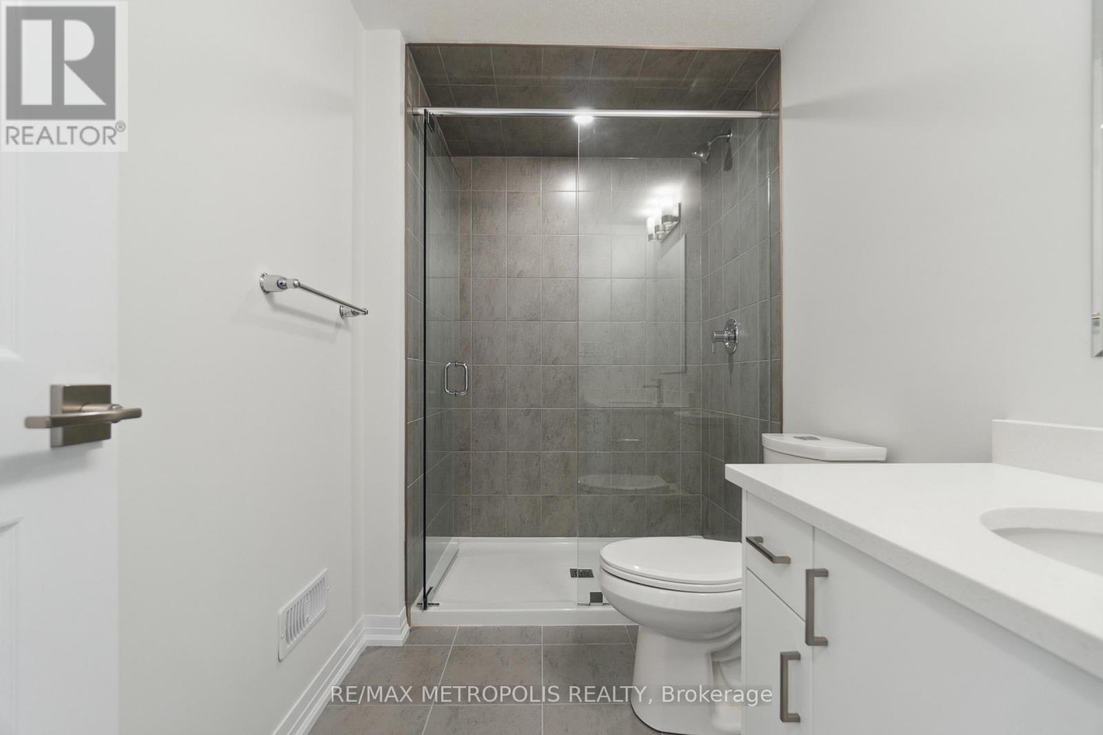 27 - 15 Stauffer Woods Trail, Kitchener, Ontario  N2P 0L1 - Photo 24 - X12505616