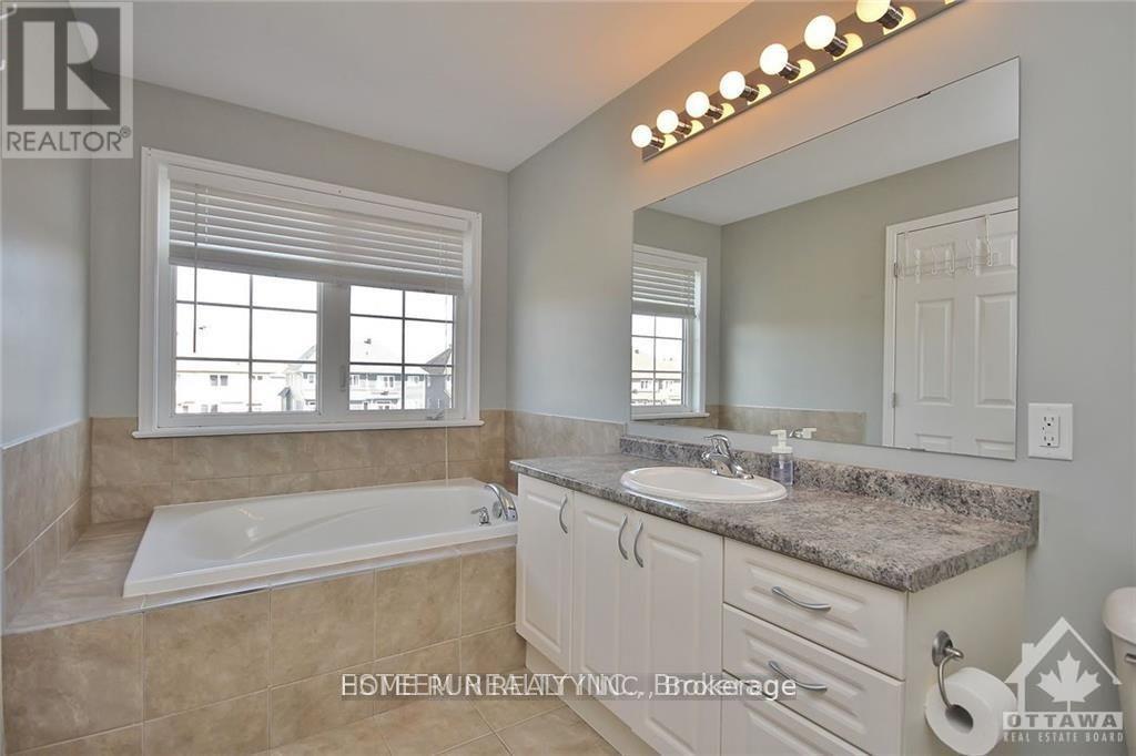 608 Pepperville Crescent, Ottawa, Ontario  K2M 0E8 - Photo 17 - X12549426