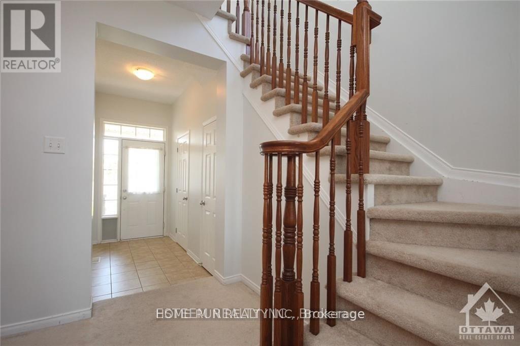 608 Pepperville Crescent, Ottawa, Ontario  K2M 0E8 - Photo 5 - X12549426