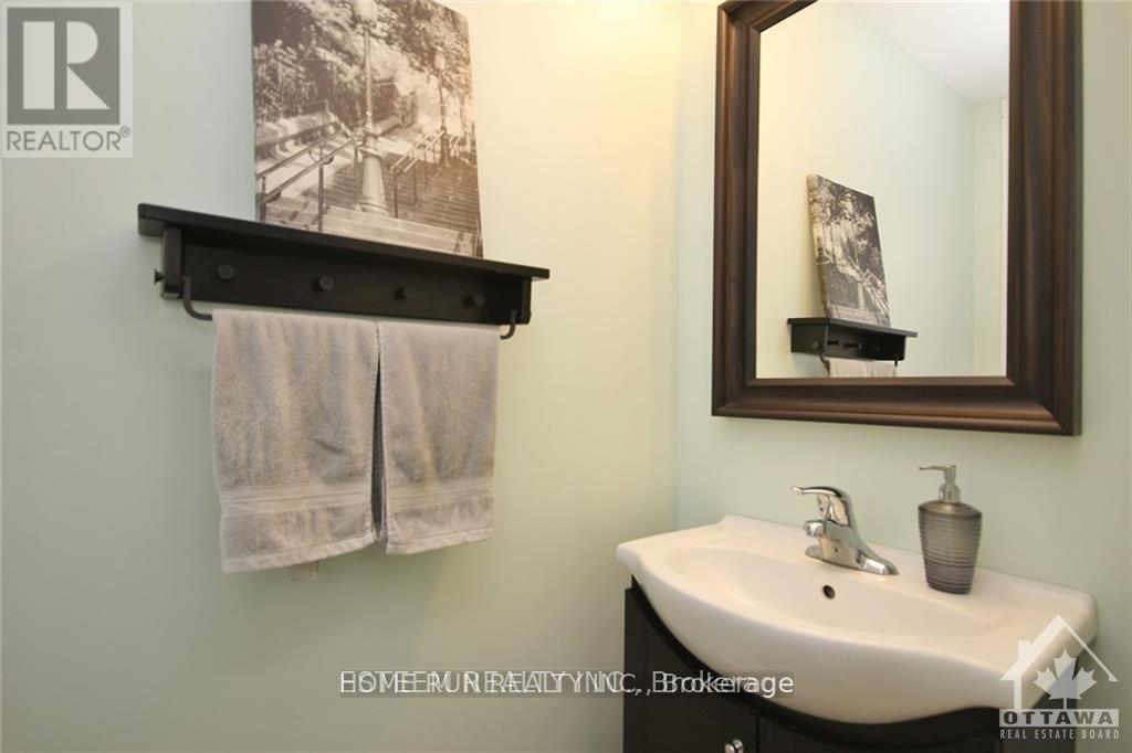 608 Pepperville Crescent, Ottawa, Ontario  K2M 0E8 - Photo 6 - X12549426
