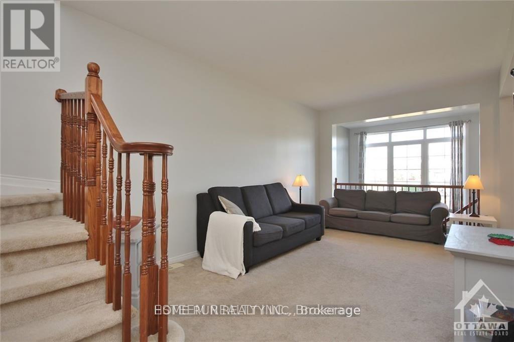 608 Pepperville Crescent, Ottawa, Ontario  K2M 0E8 - Photo 9 - X12549426