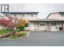 7 1090 Marchmont Rd CAPILANO COURTS