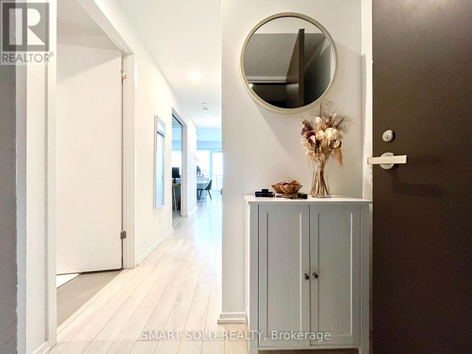 2403 - 197 Yonge Street, Toronto, Ontario  M5B 1M4 - Photo 10 - C12549400