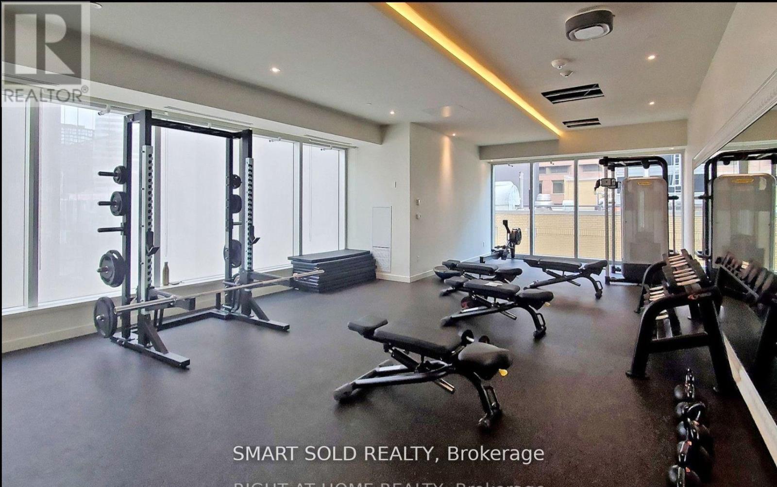 2403 - 197 Yonge Street, Toronto, Ontario  M5B 1M4 - Photo 16 - C12549400