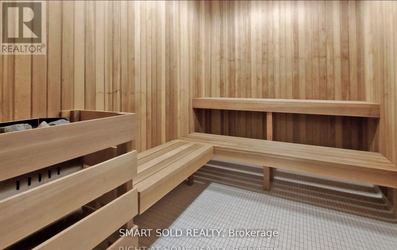 2403 - 197 Yonge Street, Toronto, Ontario  M5B 1M4 - Photo 17 - C12549400