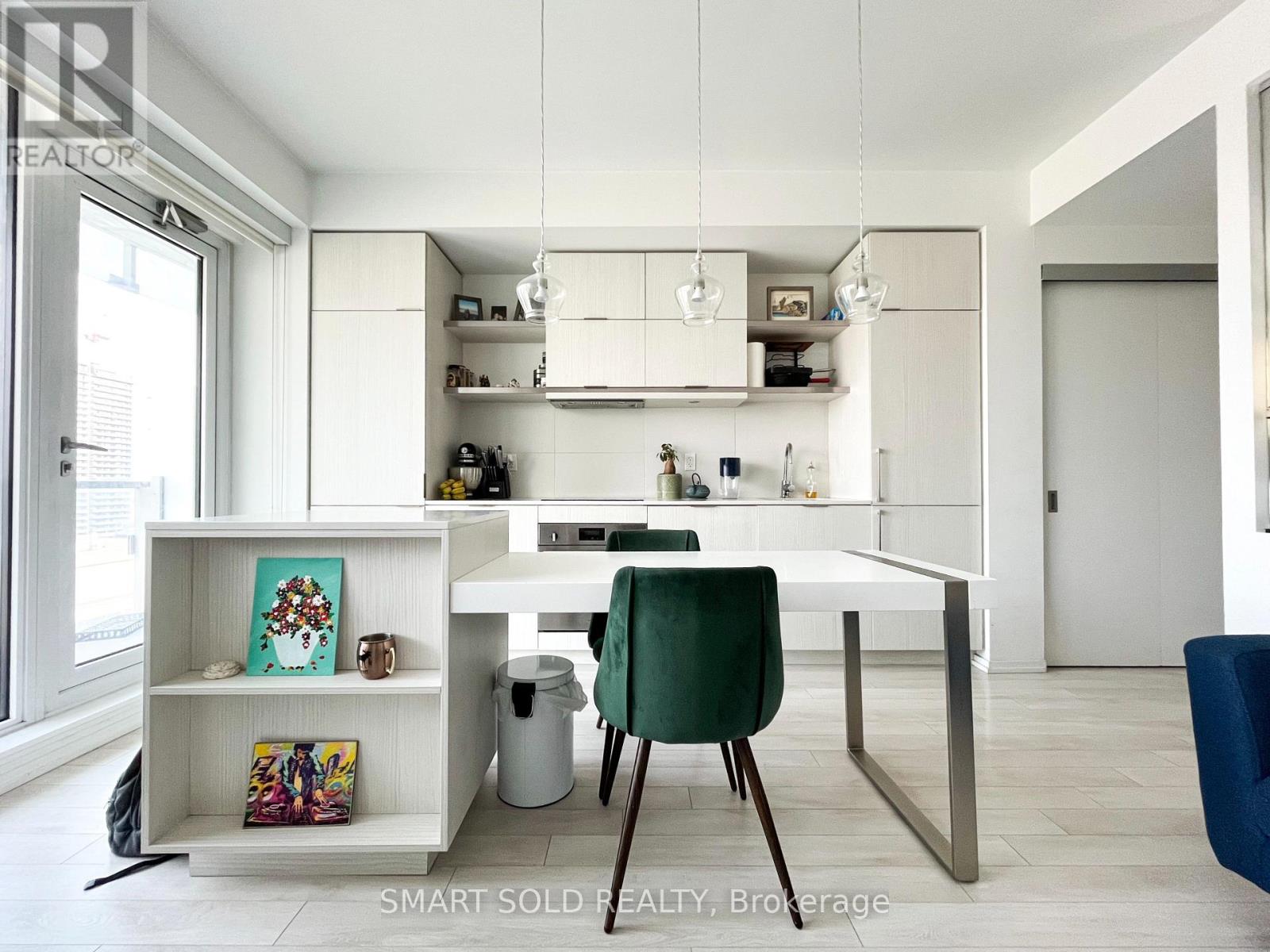 2403 - 197 Yonge Street, Toronto, Ontario  M5B 1M4 - Photo 3 - C12549400