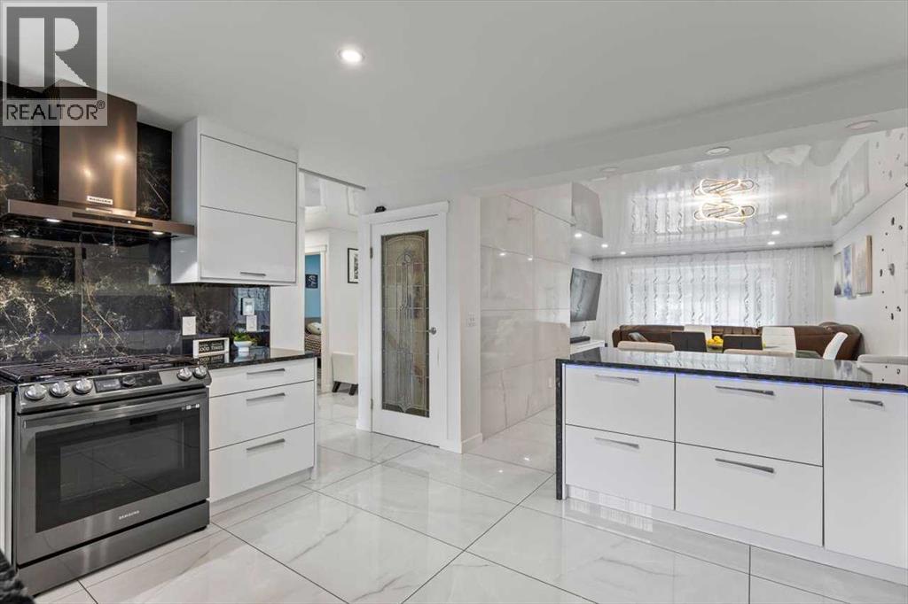 343 Queen Tamara Way Se, Calgary, Alberta  T2Y 4R1 - Photo 15 - A2254985