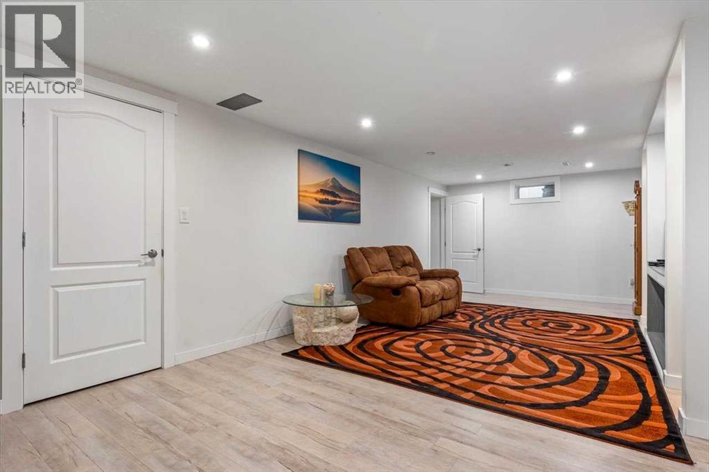 343 Queen Tamara Way Se, Calgary, Alberta  T2Y 4R1 - Photo 28 - A2254985